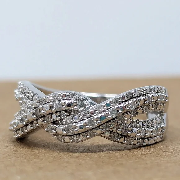 Sterling Silver 925 Twist Ring Band With Diamond Chips Size 5 - Picture 2 of 7